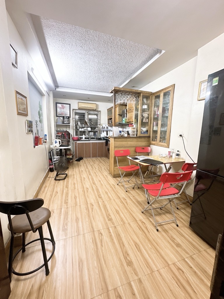 Bán nhà Nguyễn Khoái - diện tích 22,6m2 6 tầng - Ô TÔ 20 MÉT - giá 3,7 tỷ