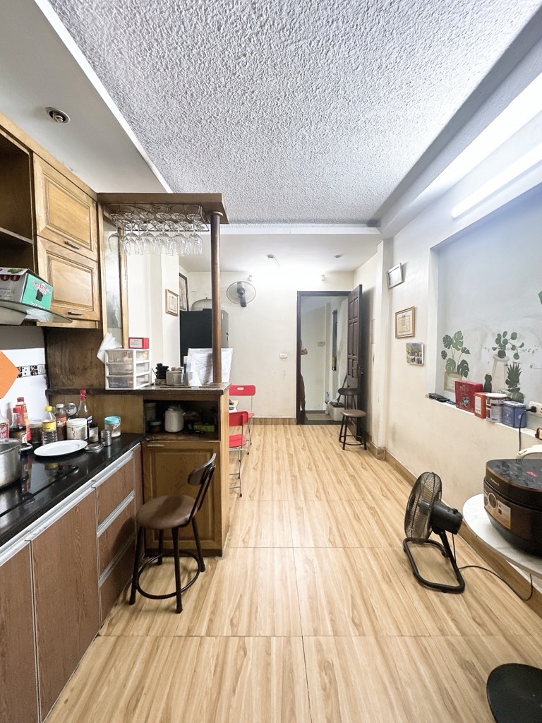 Bán nhà Nguyễn Khoái - diện tích 22,6m2 6 tầng - Ô TÔ 20 MÉT - giá 3,7 tỷ