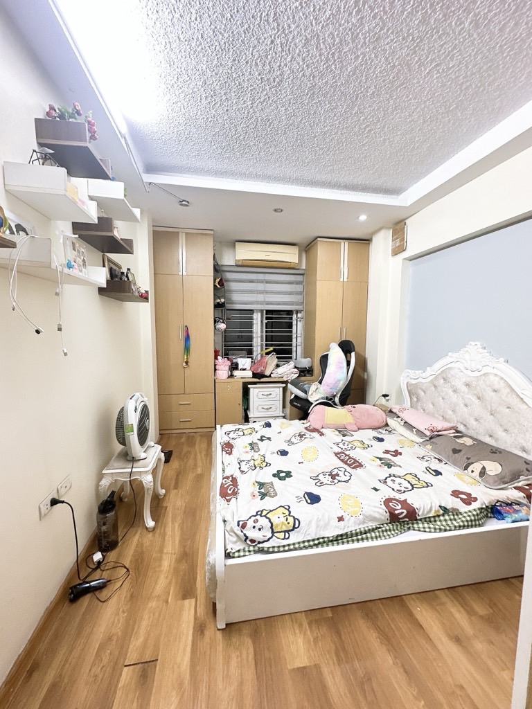 Bán nhà Nguyễn Khoái - diện tích 22,6m2 6 tầng - Ô TÔ 20 MÉT - giá 3,7 tỷ