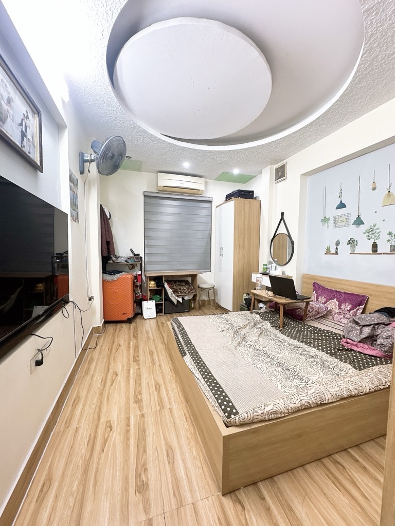 Bán nhà Nguyễn Khoái - diện tích 22,6m2 6 tầng - Ô TÔ 20 MÉT - giá 3,7 tỷ