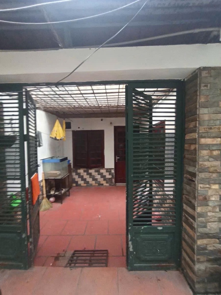 Bán nhà Bùi Ngọc Dương - diện tích 75m2 1 tầng - Ngõ to gần phố - giá 4,7 tỷ