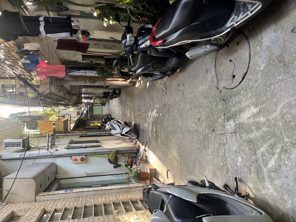 Bán nhà Bùi Ngọc Dương - diện tích 75m2 1 tầng - Ngõ to gần phố - giá 4,7 tỷ