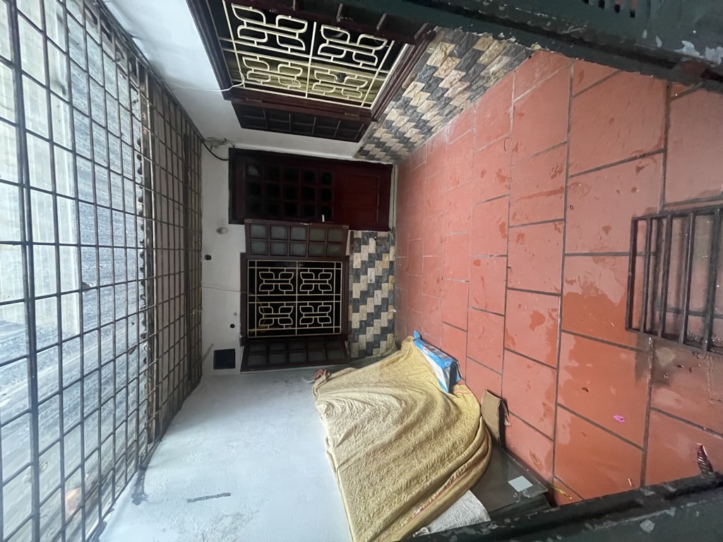 Bán nhà Bùi Ngọc Dương - diện tích 75m2 1 tầng - Ngõ to gần phố - giá 4,7 tỷ