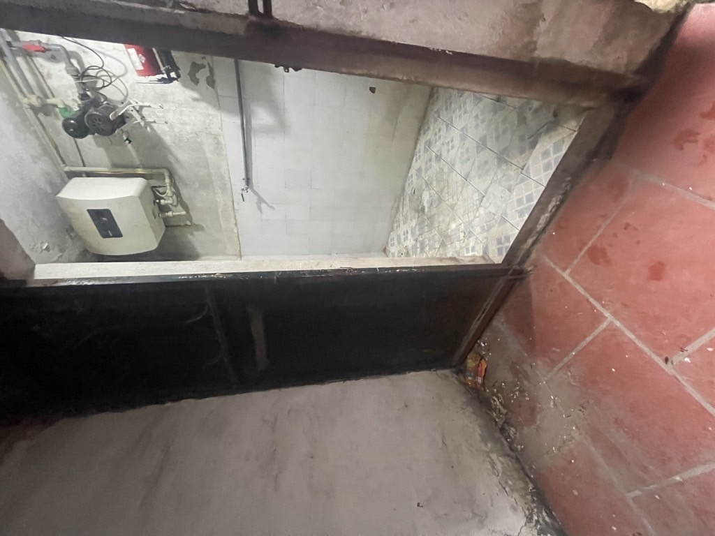 Bán nhà Bùi Ngọc Dương - diện tích 75m2 1 tầng - Ngõ to gần phố - giá 4,7 tỷ