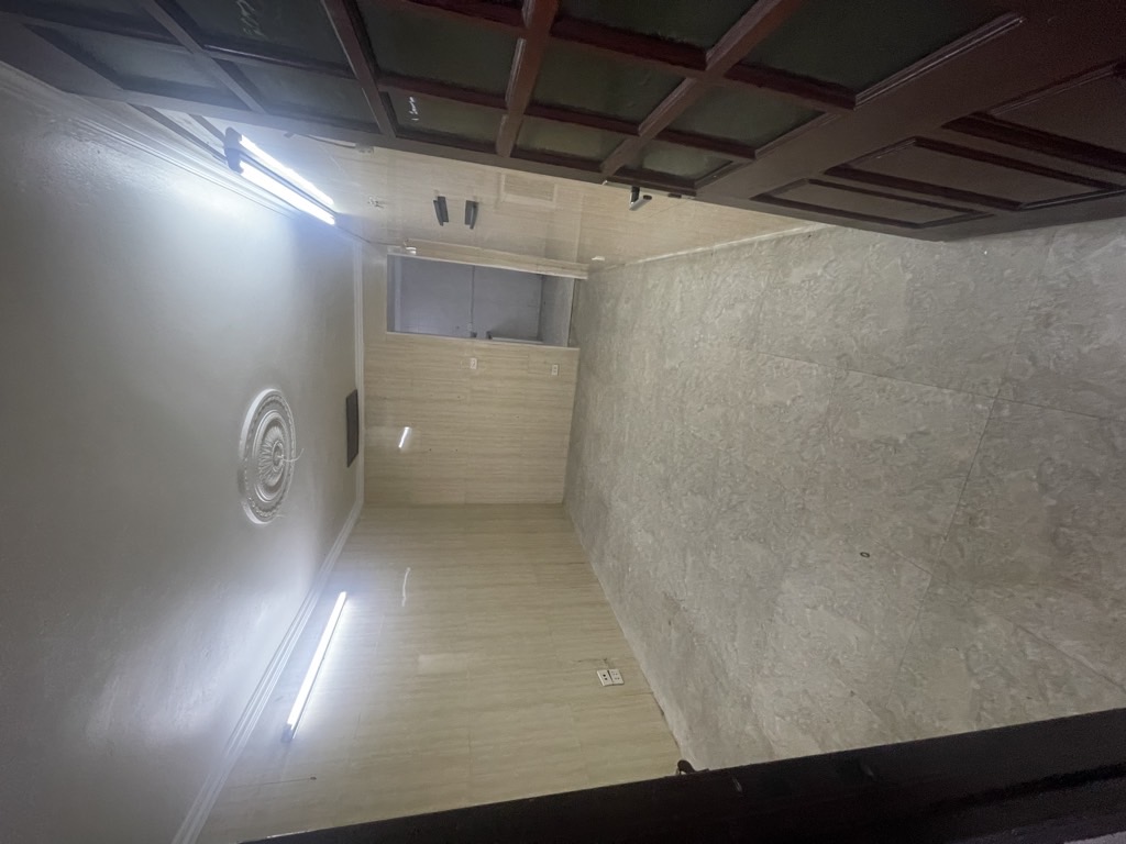 Bán nhà Bùi Ngọc Dương - diện tích 75m2 1 tầng - Ngõ to gần phố - giá 4,7 tỷ