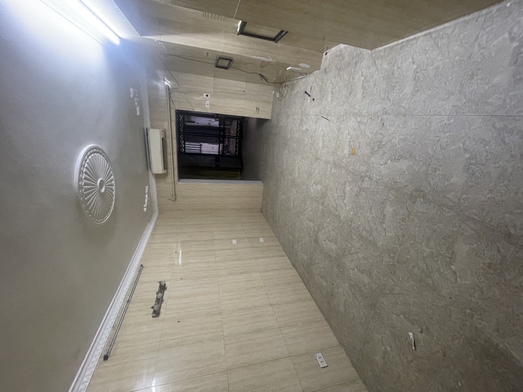 Bán nhà Bùi Ngọc Dương - diện tích 75m2 1 tầng - Ngõ to gần phố - giá 4,7 tỷ