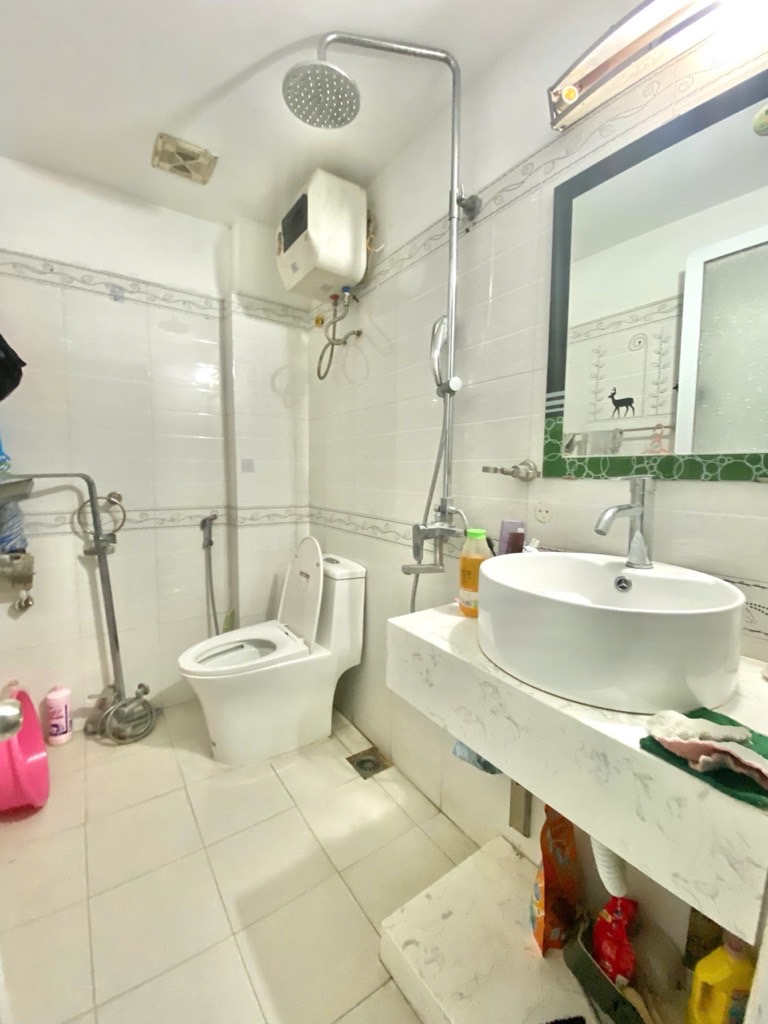 Bán nhà Vĩnh Tuy - diện tích 33m2 5 tầng - Mặt phố kinh doanh - giá 14,2 tỷ