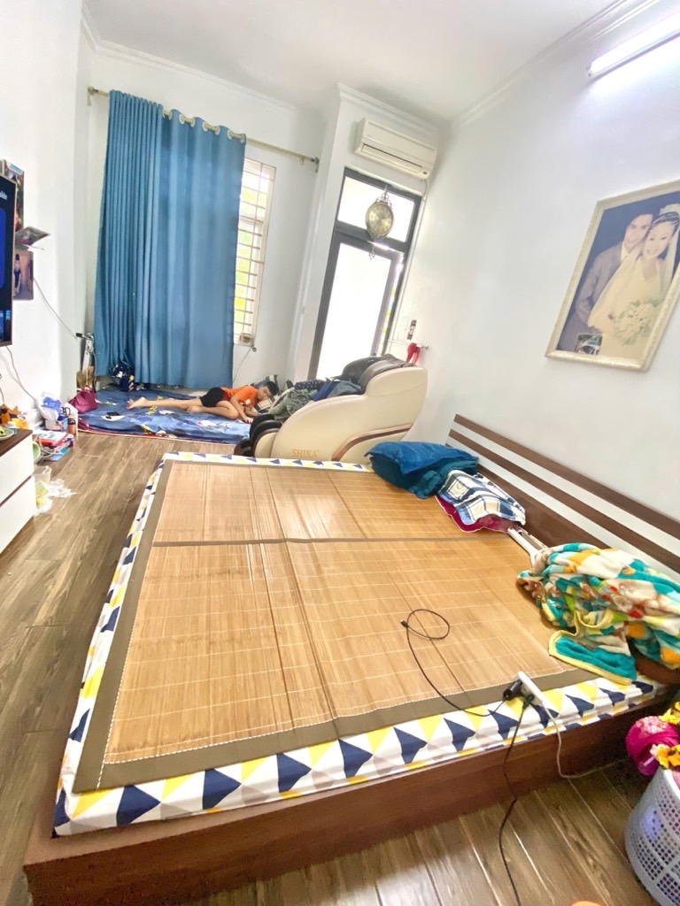 Bán nhà Vĩnh Tuy - diện tích 33m2 5 tầng - Mặt phố kinh doanh - giá 14,2 tỷ