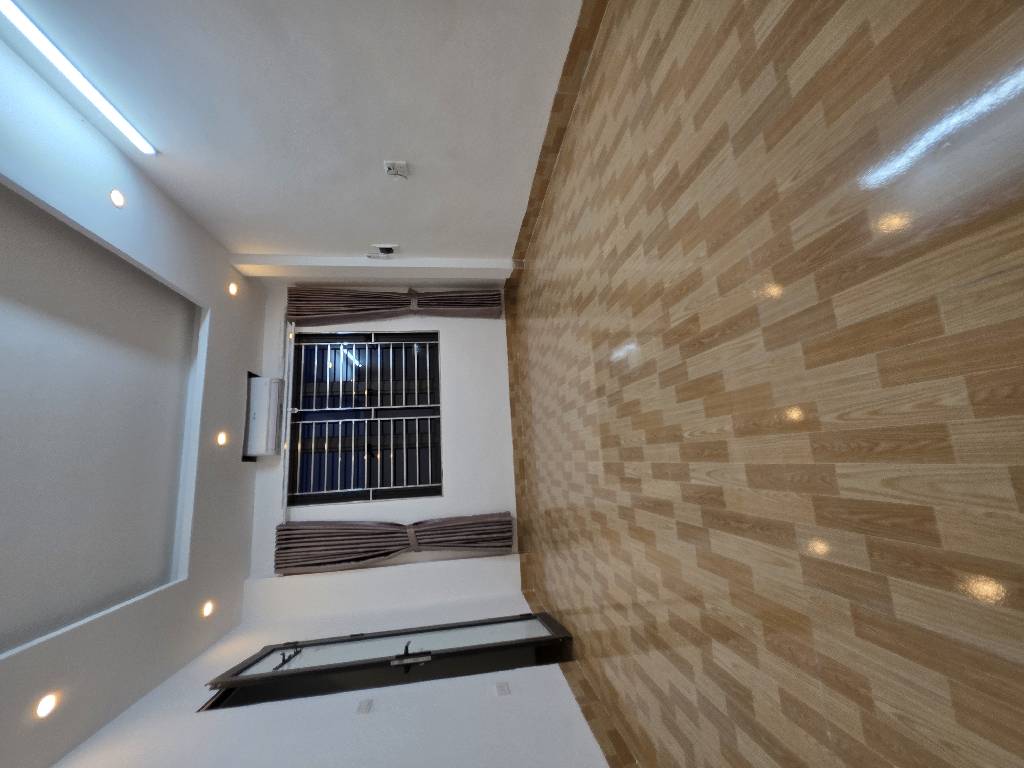 Bán nhà Nam Dư - diện tích 42.2m2 5 tầng - nhà mới xây, yên tĩnh - giá 8,4 tỷ