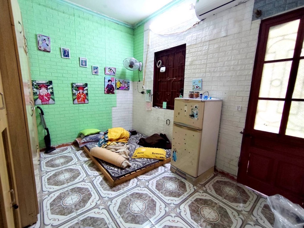 Bán nhà Tân Mai - diện tích 70m2 2 tầng - gần ô tô tránh - giá 9,5 tỷ