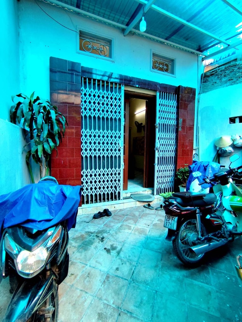 Bán nhà Tân Mai - diện tích 70m2 2 tầng - gần ô tô tránh - giá 9,5 tỷ