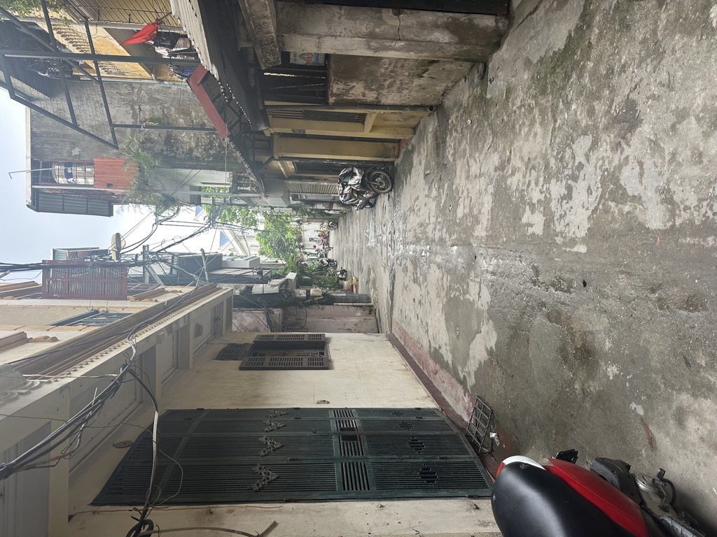 Bán nhà Tân Mai - diện tích 70m2 2 tầng - gần ô tô tránh - giá 9,5 tỷ