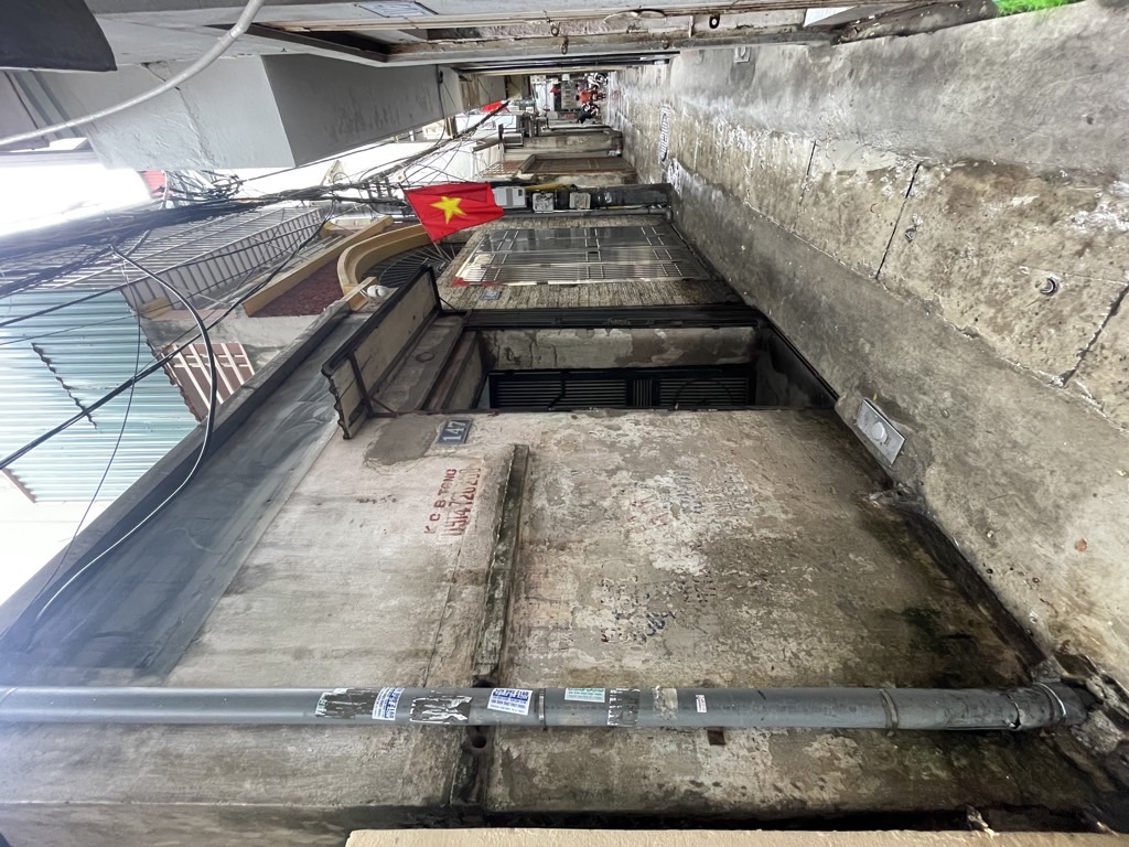 Bán nhà Nguyễn Trãi - diện tích 75m2 2 tầng - Lô đất đẹp nở hậu - giá 16,3 tỷ