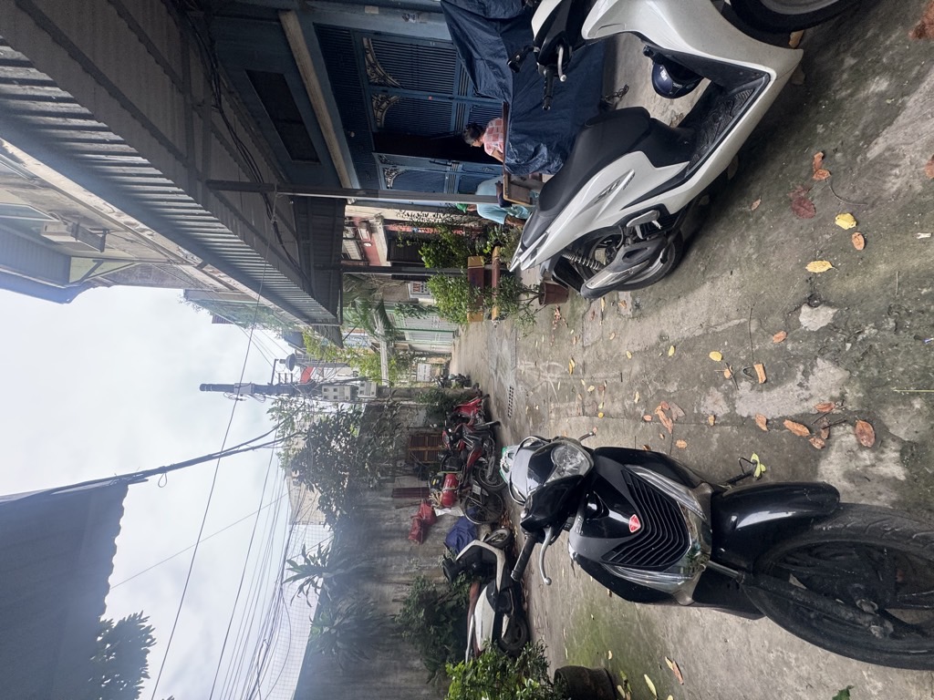 Bán nhà Nguyễn Trãi - diện tích 50m2 3 tầng - gần ô tô tránh - giá 4,9 tỷ