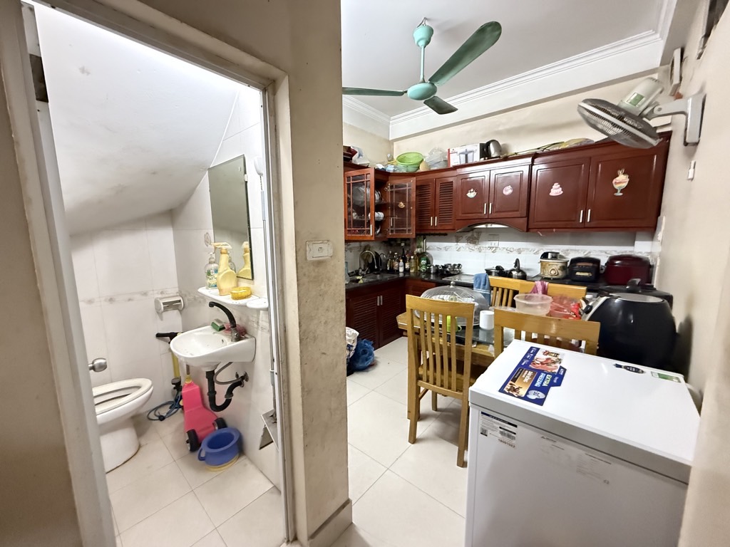 Bán nhà Nam Dư - diện tích 64,5m2 4 tầng - ô tô tránh - giá 6,4 tỷ