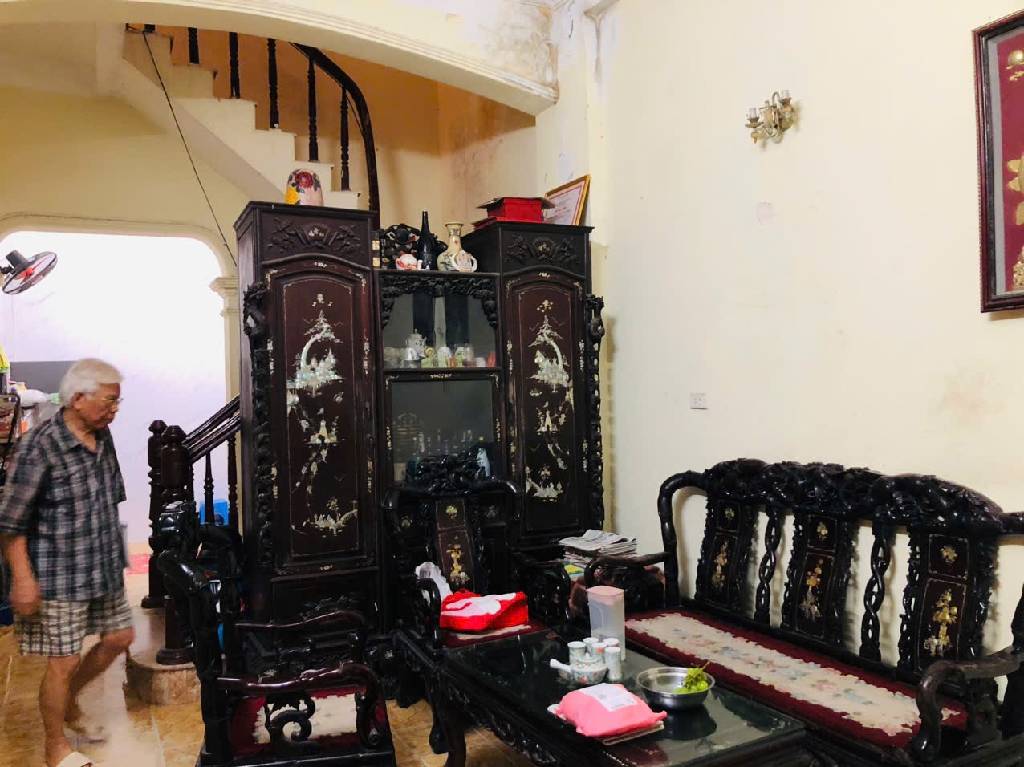 Bán nhà Nguyễn Trãi - diện tích 37,2m2 5 tầng - Nhà đẹp hiếm có - giá 10,8 tỷ