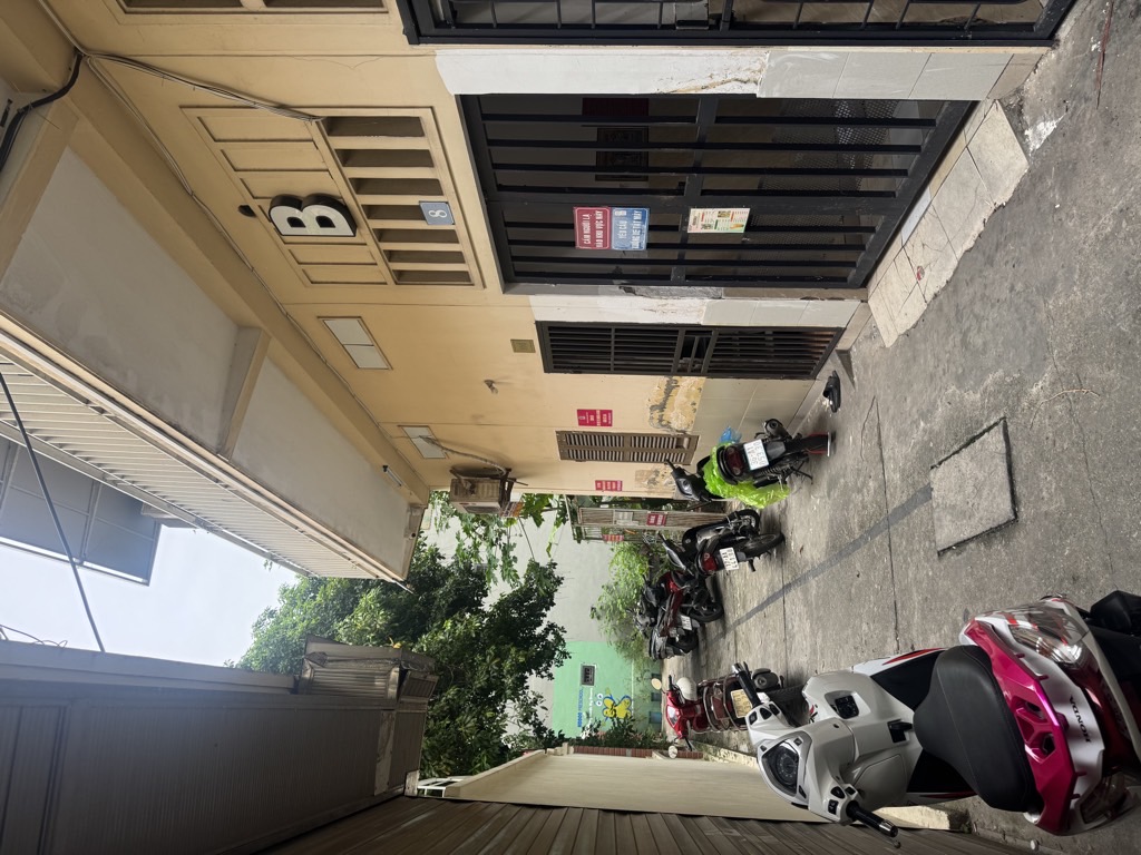 Bán nhà Định Công Thượng - diện tích 100m2 2 tầng - ô tô đỗ cửa - giá 20,8 tỷ