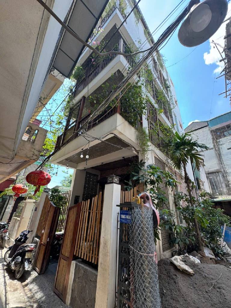 Bán nhà Nguyễn Khoái - diện tích 45m2 5 tầng - Căn nhà tự xây thiết kế đẹp - giá 10 tỷ