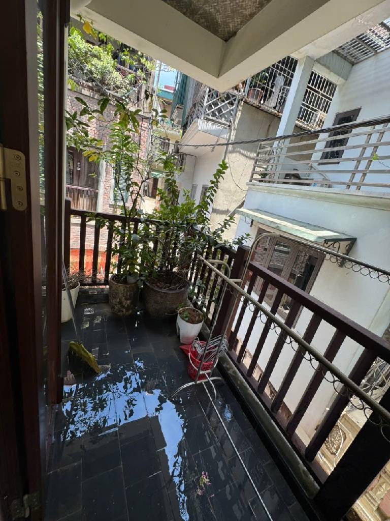 Bán nhà Nguyễn Khoái - diện tích 45m2 5 tầng - Căn nhà tự xây thiết kế đẹp - giá 10 tỷ