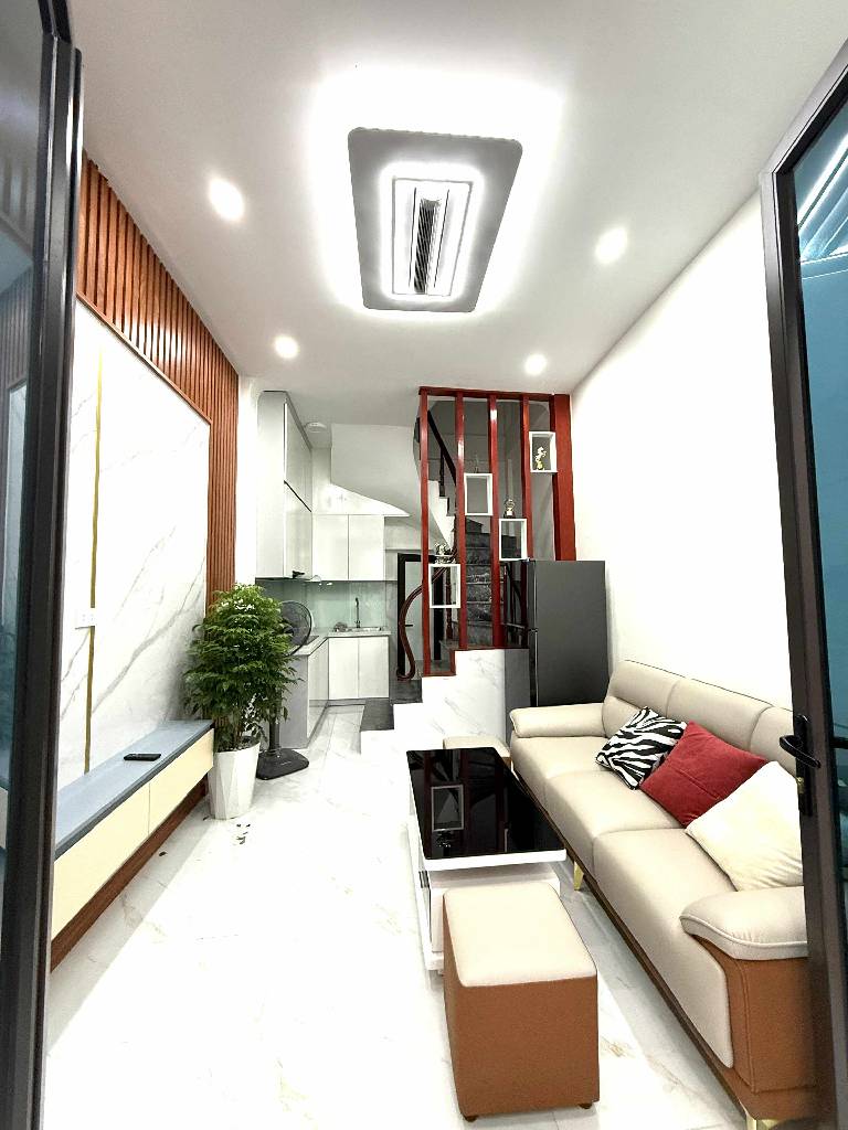 Bán nhà phố 250 Tân Mai - 22m2 5 tầng - lô góc , gần ô tô - giá 6,3 tỷ