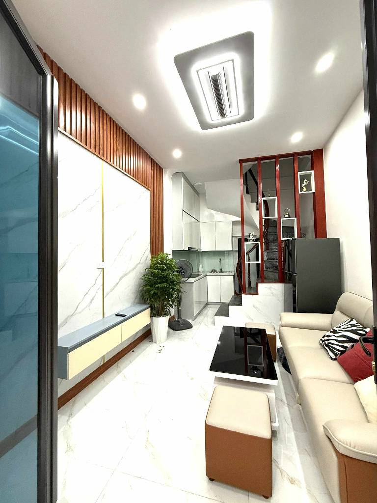 Bán nhà phố 250 Tân Mai - 22m2 5 tầng - lô góc , gần ô tô - giá 6,3 tỷ