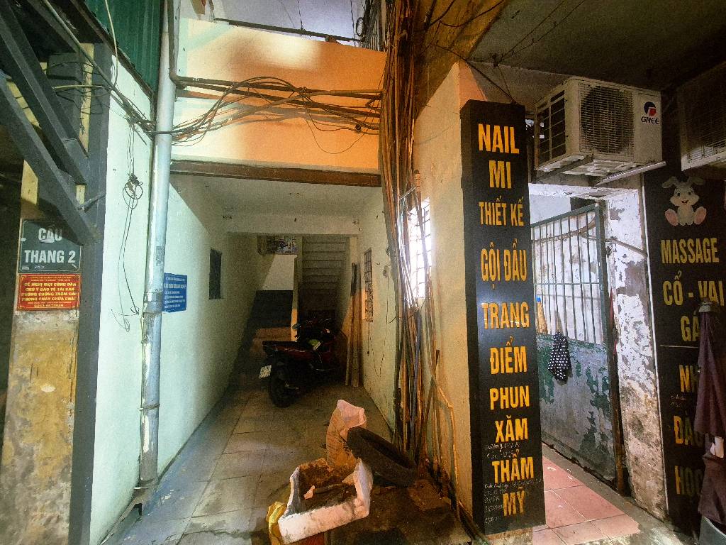 Bán nhà Minh Khai - diện tích 32m2 1 tầng - ô tô đỗ cửa - giá 2,9 tỷ