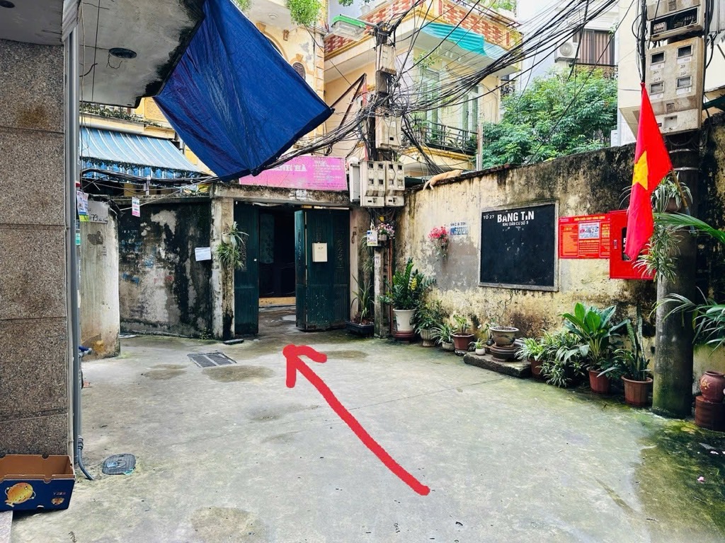 Bán nhà Bạch Mai - diện tích 41m2 3 tầng - Ô TÔ SÁT NHÀ - giá 9,5 tỷ