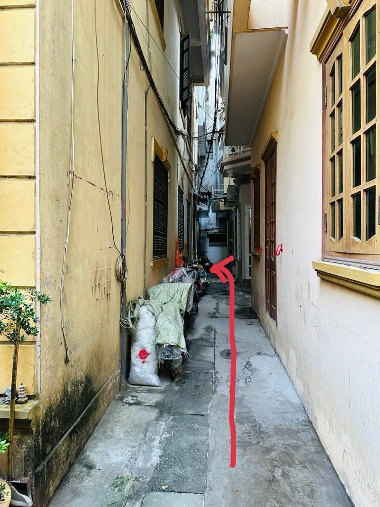 Bán nhà Bạch Mai - diện tích 41m2 3 tầng - Ô TÔ SÁT NHÀ - giá 9,5 tỷ