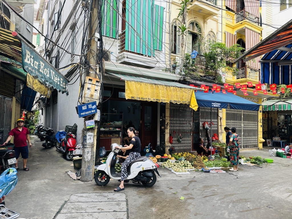 Bán nhà Bạch Mai - diện tích 41m2 3 tầng - Ô TÔ SÁT NHÀ - giá 9,5 tỷ