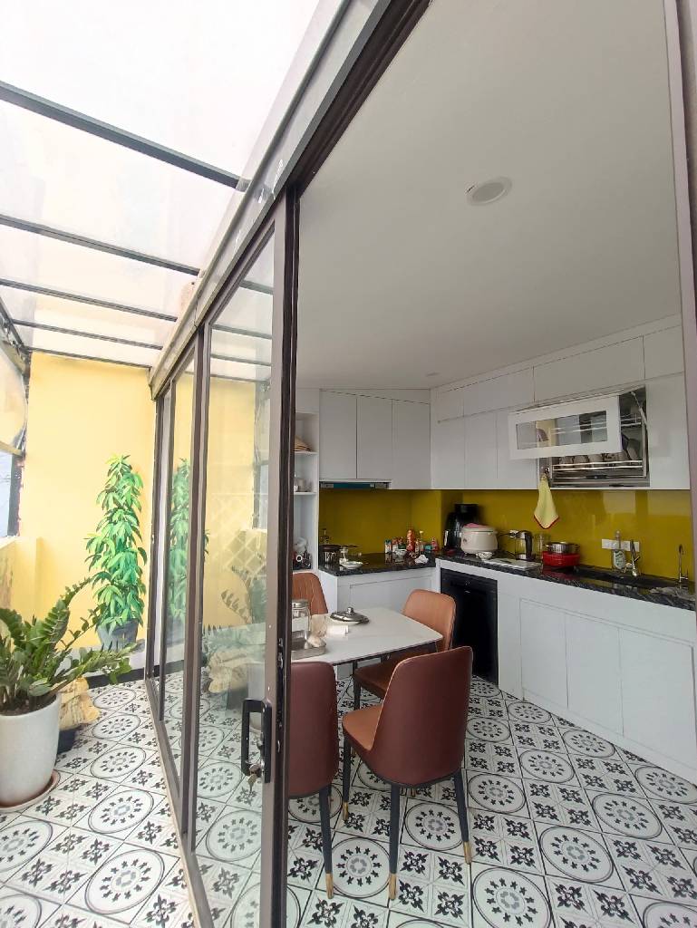 Bán nhà Bằng Liệt - diện tích 71m2 6 tầng - Gara ô tô 7 chỗ đỗ cửa - giá 17,1 tỷ