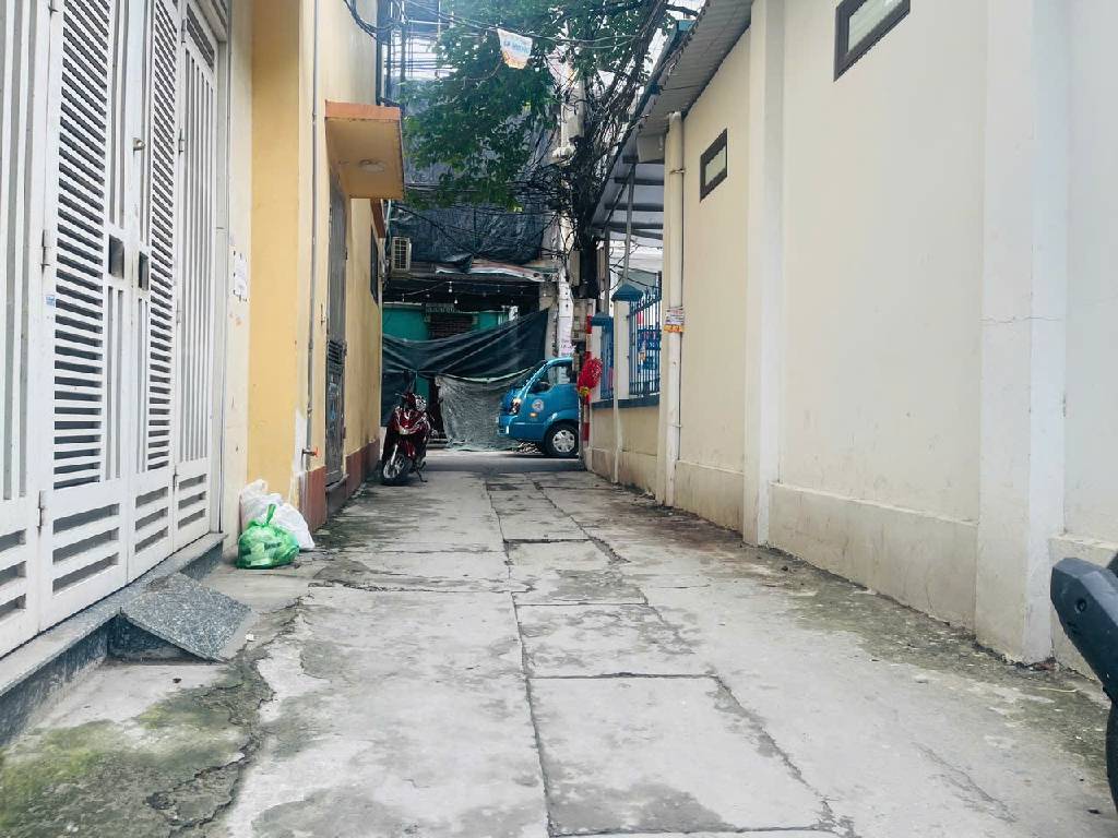 Bán nhà Bằng Liệt - diện tích 71m2 6 tầng - Gara ô tô 7 chỗ đỗ cửa - giá 17,1 tỷ