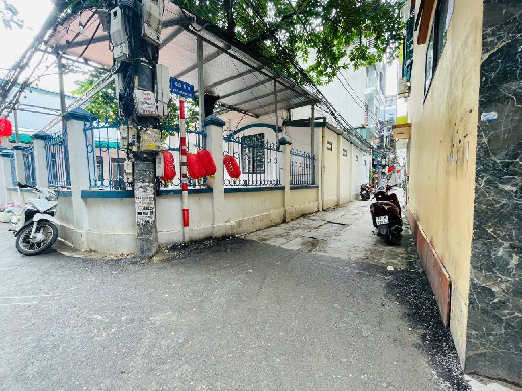 Bán nhà Bằng Liệt - diện tích 71m2 6 tầng - Gara ô tô 7 chỗ đỗ cửa - giá 17,1 tỷ