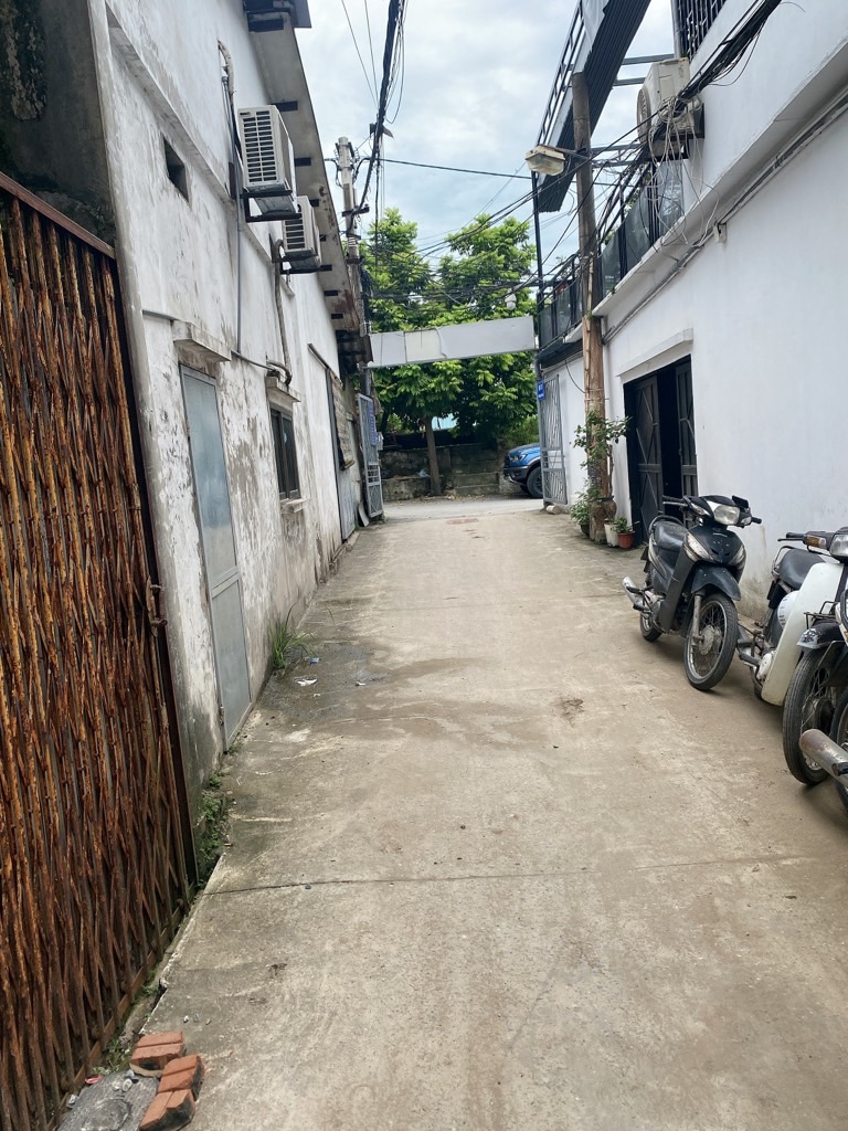 Bán nhà Nguyễn Khoái - diện tích 56.8m2 5 tầng - ô tô đỗ cửa - giá 5,8 tỷ