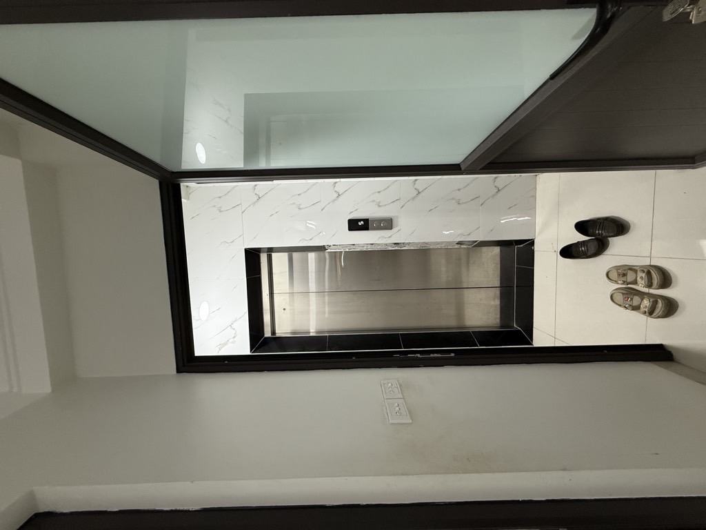 Bán nhà Nguyễn Trãi - diện tích 45,6m2 6 tầng - nhà dân xây chắc chắn - giá 14,8 tỷ