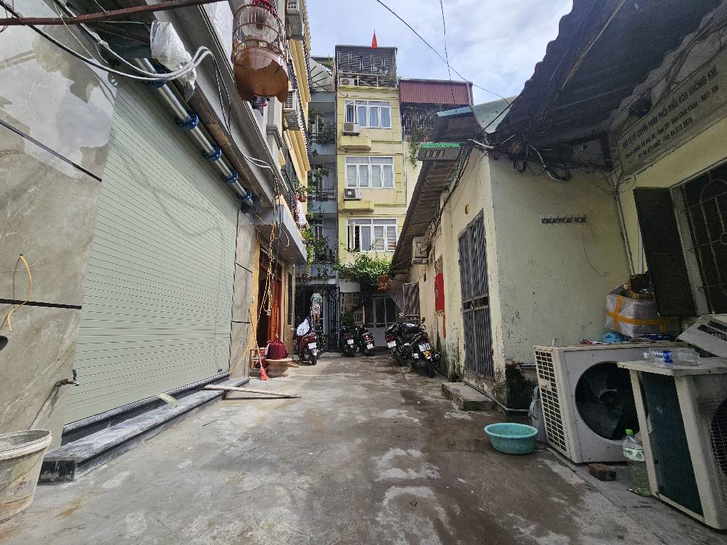 Bán nhà Kim Ngưu - diện tích 67.8m2 5 tầng - ô tô tránh - giá 15,6 tỷ