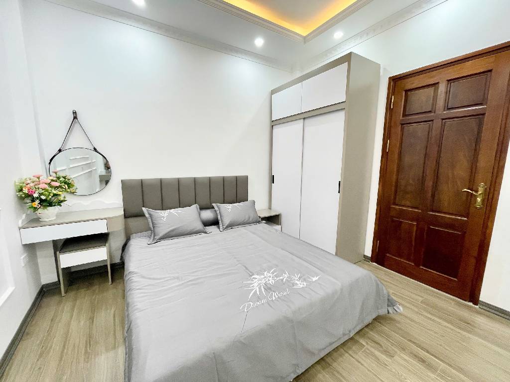 Bán nhà Pháo Đài Láng - diện tích 38m2 6 tầng - Lô góc - giá 11,9 tỷ