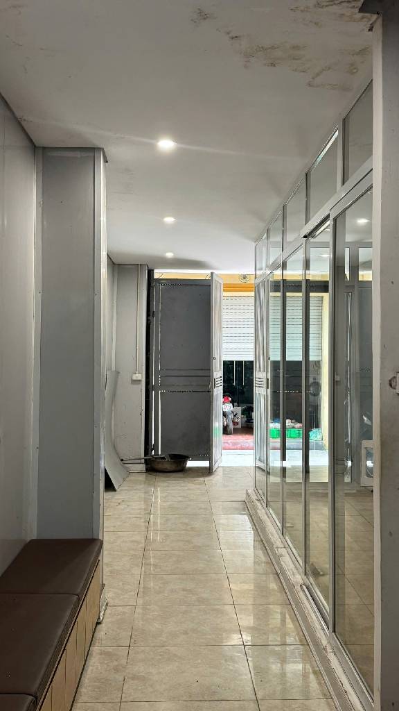 Bán nhà Tam Trinh - diện tích 94m2 3 tầng - Ô tô đỗ cửa - giá 16,5 tỷ