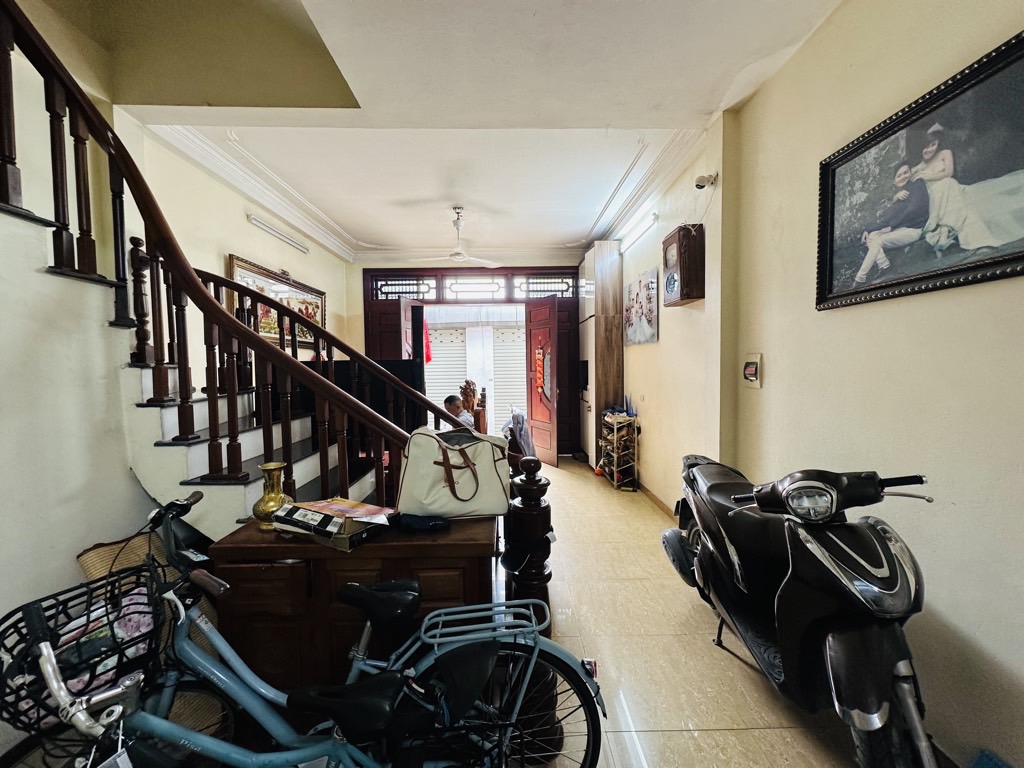 Bán nhà Vĩnh Hưng - diện tích 52m2 3 tầng - Ngõ ô tô - giá 13,5 tỷ