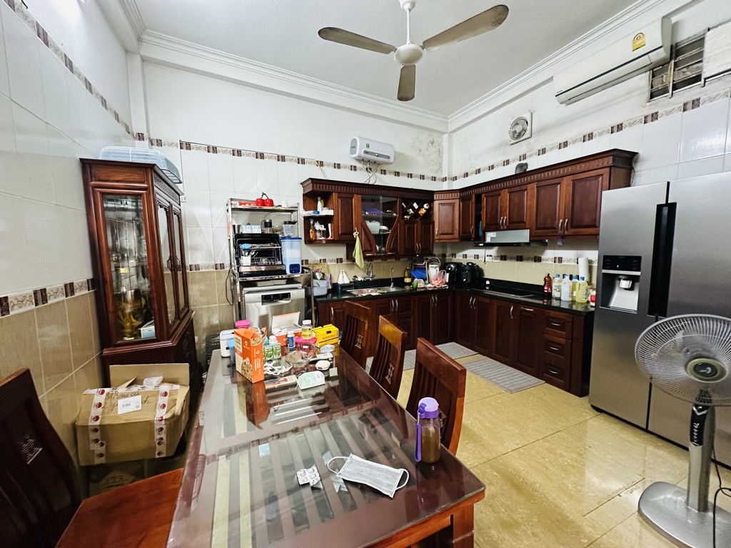 Bán nhà Vĩnh Hưng - diện tích 52m2 3 tầng - Ngõ ô tô - giá 13,5 tỷ