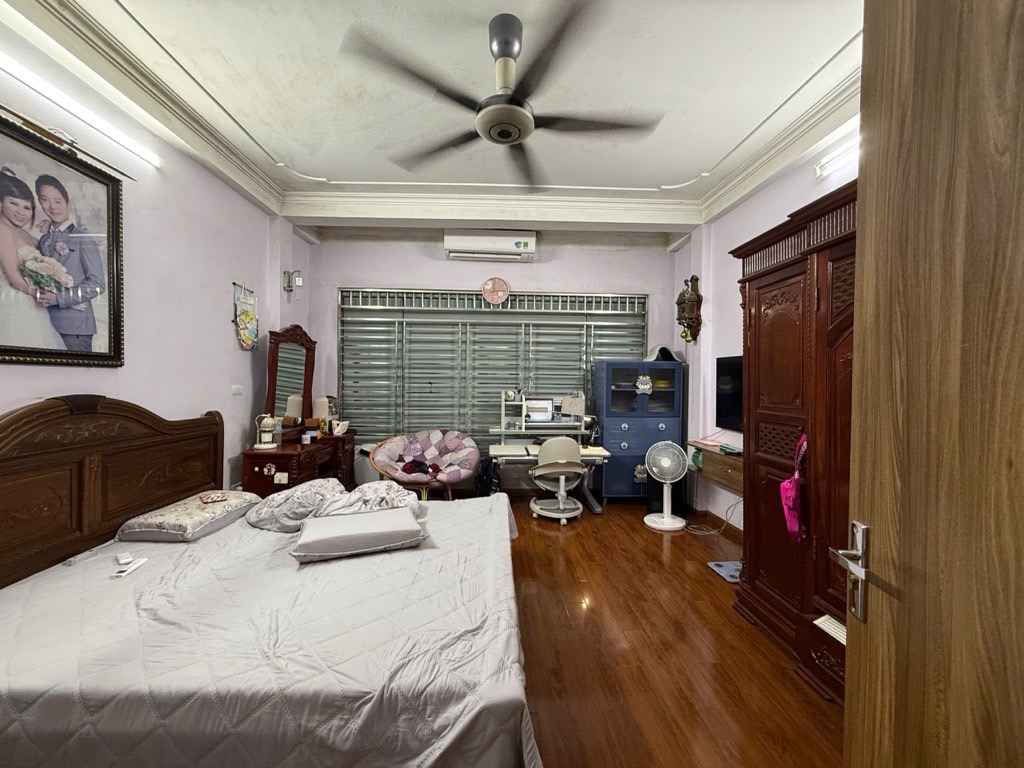 Bán nhà Vĩnh Hưng - diện tích 52m2 3 tầng - Ngõ ô tô - giá 13,5 tỷ