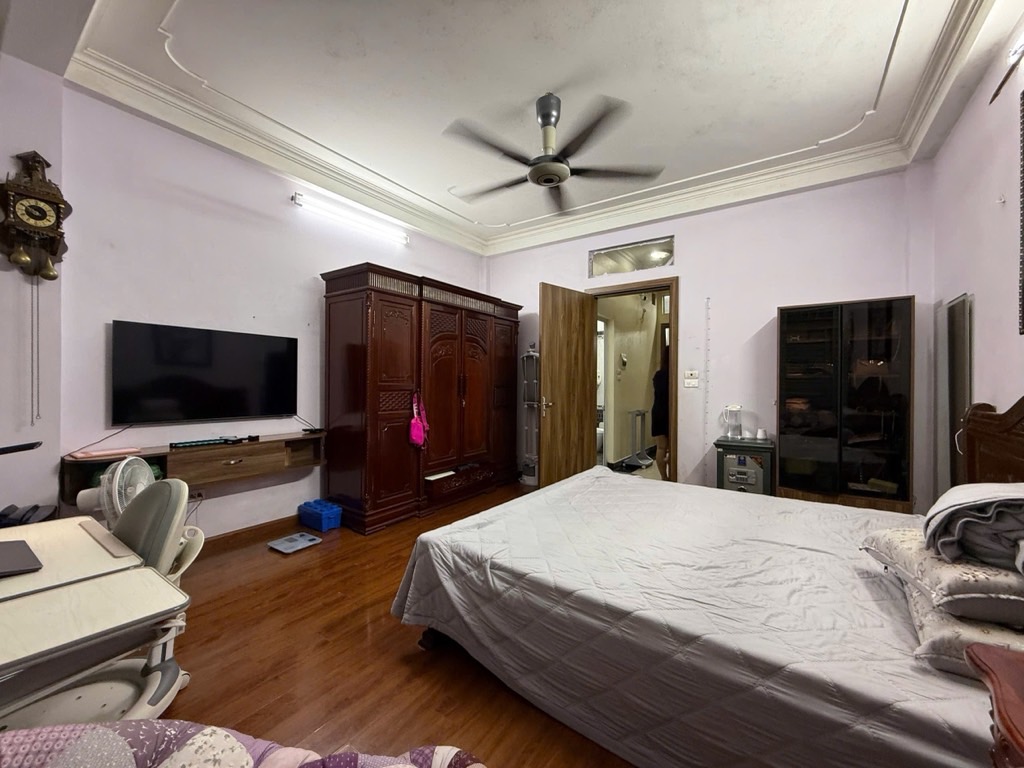 Bán nhà Vĩnh Hưng - diện tích 52m2 3 tầng - Ngõ ô tô - giá 13,5 tỷ