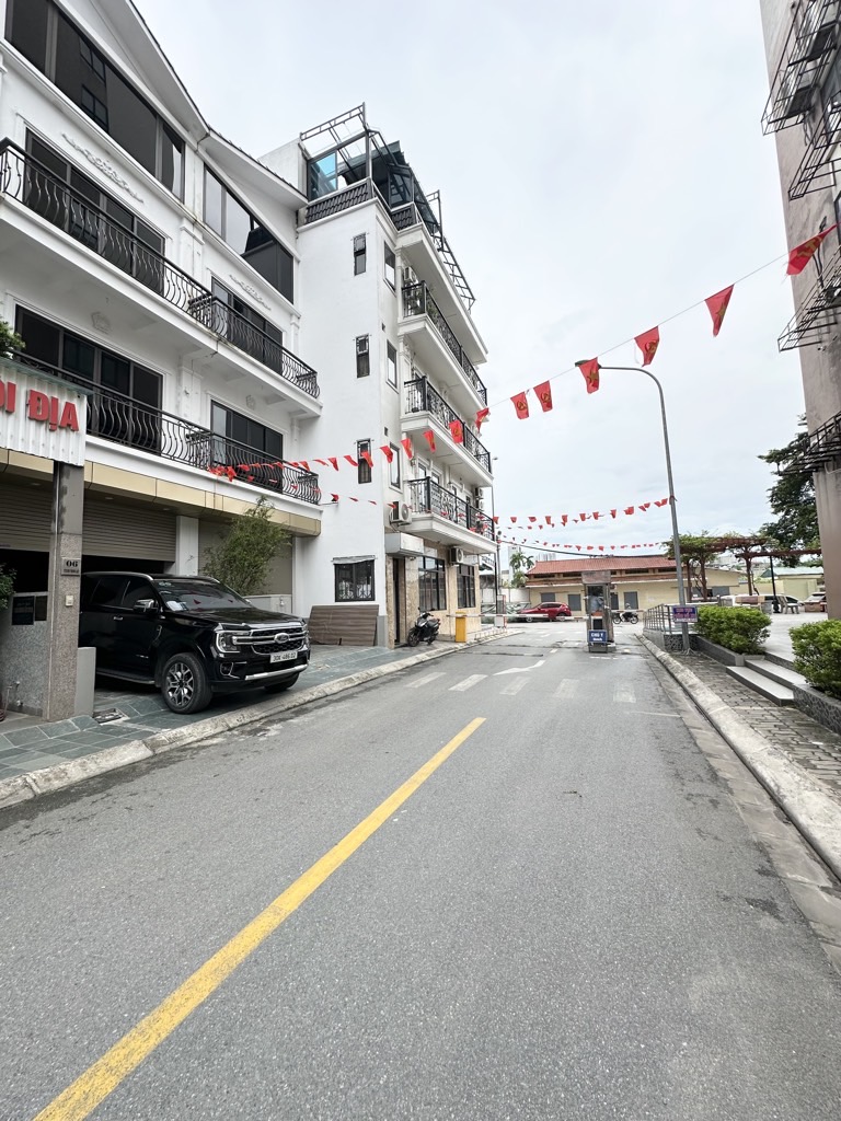 Bán nhà Thịnh Liệt - diện tích 89.5m2 4 tầng - ô tô vào nhà - giá 21,6 tỷ