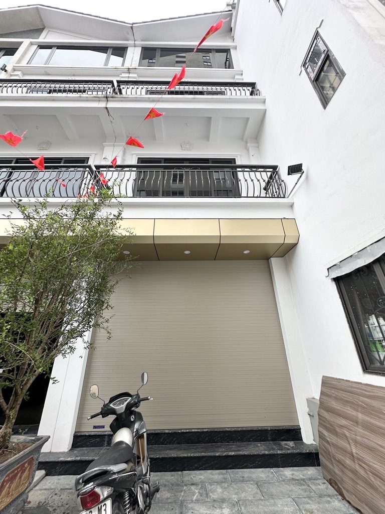 Bán nhà Thịnh Liệt - diện tích 87,3m2 4 tầng - Ô tô đỗ cửa - giá 20 tỷ