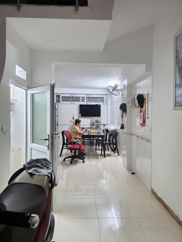 Bán nhà Hưng Phúc - diện tích 36m2 4 tầng - Nhà chắc chắn, gần phố - giá 7,1 tỷ