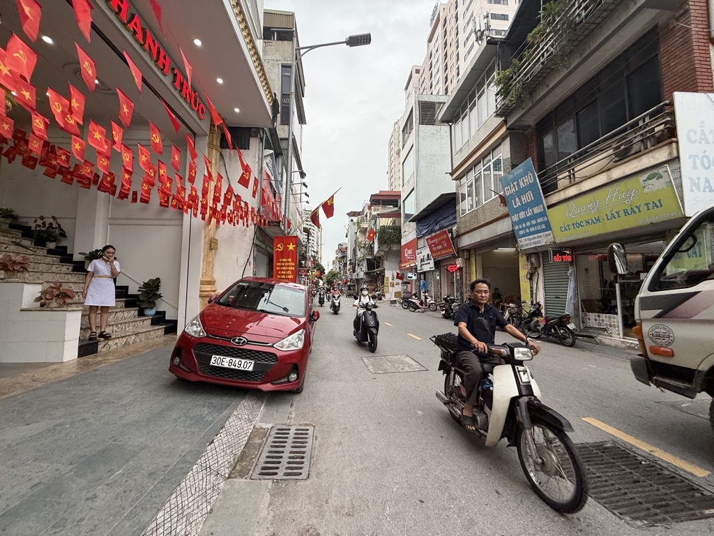 Bán nhà Nguyễn đức cảnh - diện tích 48m2 5 tầng - mặt phố lô góc kinh doanh đỉnh cao - giá 24 tỷ