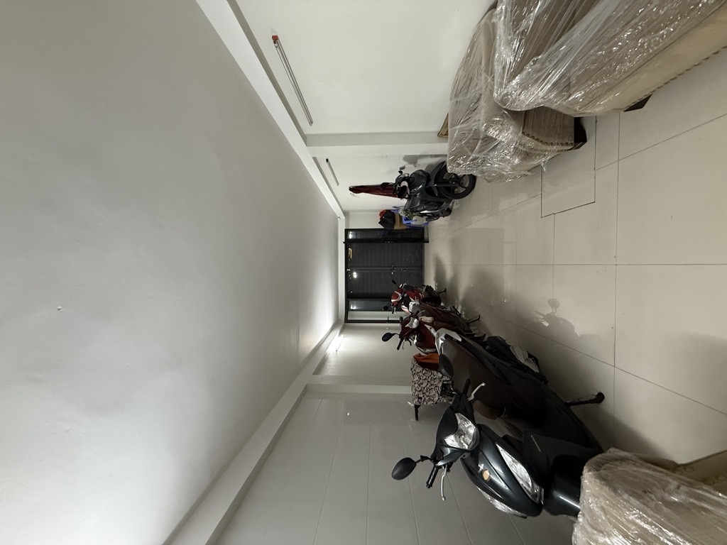 Bán nhà Nguyễn Trãi - diện tích 45,6m2 6 tầng - nhà dân xây chắc chắn - giá 14,8 tỷ