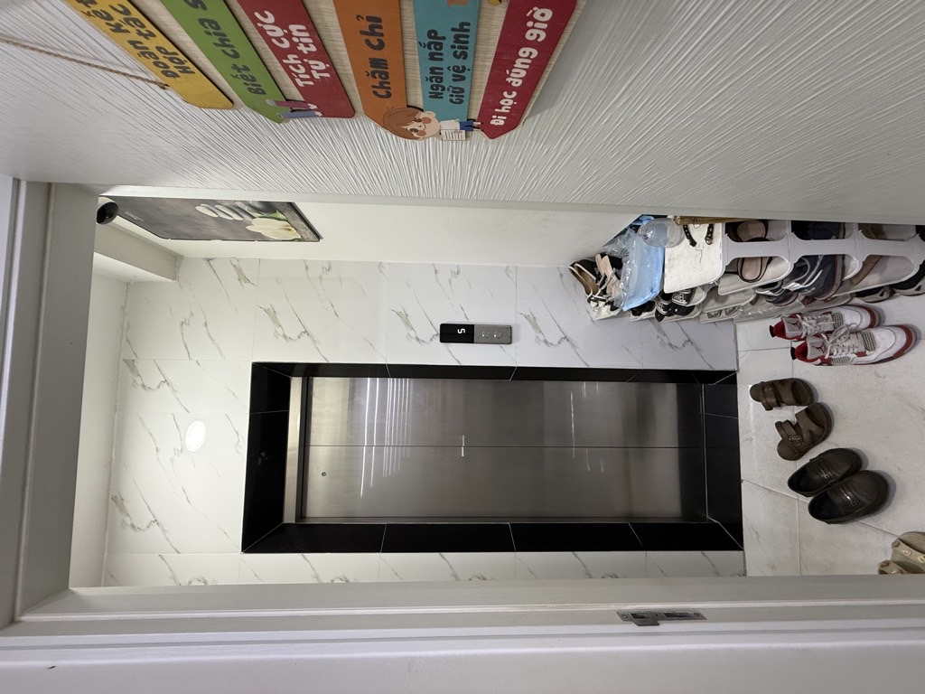 Bán nhà Nguyễn Trãi - diện tích 45,6m2 6 tầng - nhà dân xây chắc chắn - giá 14,8 tỷ