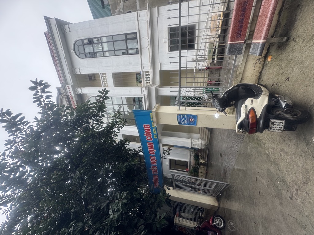 Bán nhà Định Công Thượng - diện tích 28,5m2 2 tầng - Ô tô tránh - giá 6,6 tỷ