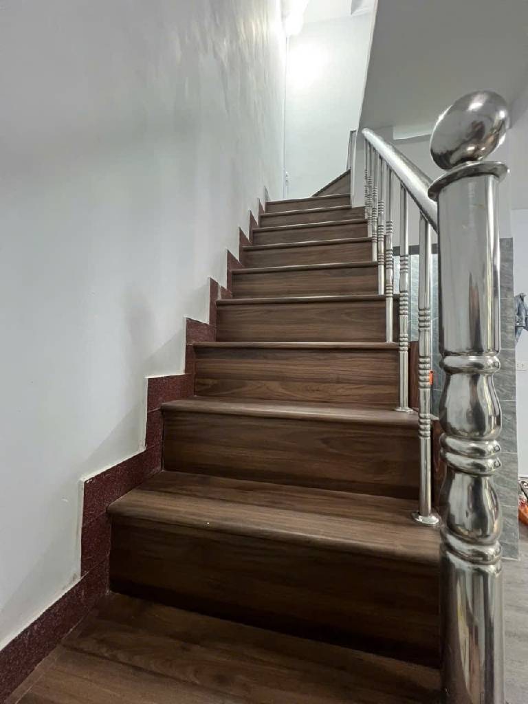 Bán nhà Bạch Mai - 23.6m2 4 tầng - mặt tiền 6m - lô góc 3 mặt thoáng, kinh doanh buôn bán - giá 7,95 tỷ