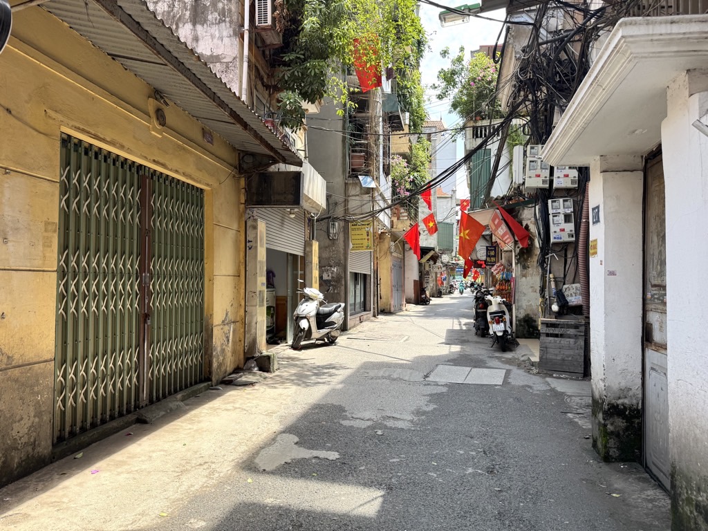 Bán nhà Dương Văn Bé - diện tích 72.5m2 3 tầng - ô tô cách nhà 30m - giá 12,8 tỷ